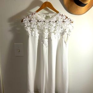 KEYHOLE BACK DAISY LACE SHOULDER BLOUSE